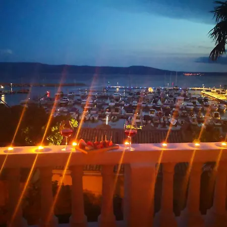Miramar Apartment *